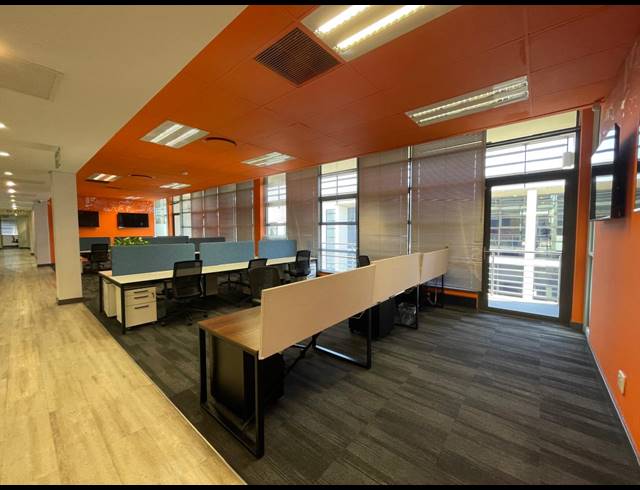 2,095M² OFFICE TO LET IN BRYANSTON